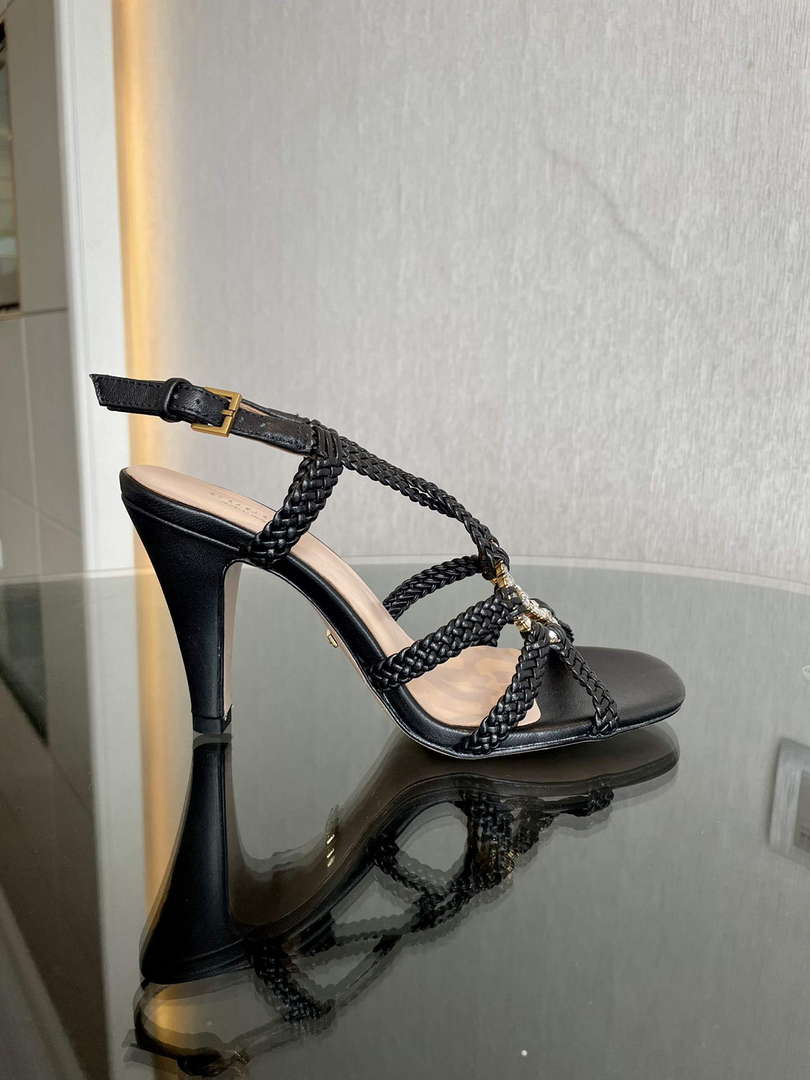 Gucci 739098 Women's crystal Interlocking G sandal G56301