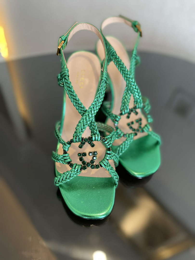 Gucci 739098 Women's crystal Interlocking G sandal G56303