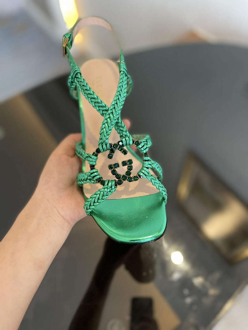 Gucci 739098 Women's crystal Interlocking G sandal G56303