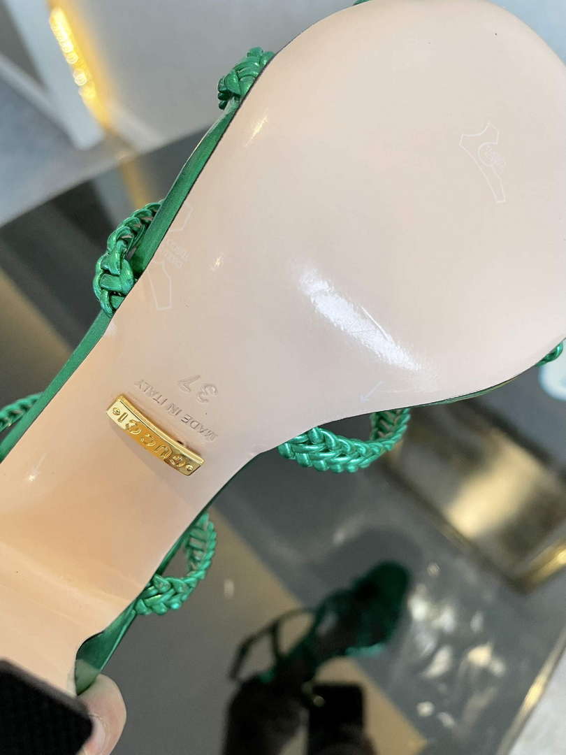 Gucci 739098 Women's crystal Interlocking G sandal G56303