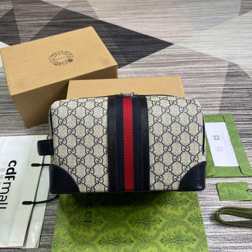 Gucci 739391 Gucci Savoy Toiletry Case Blue