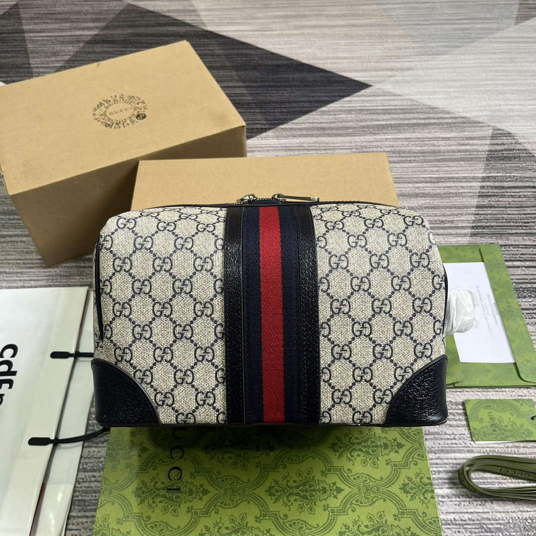 Gucci 739391 Gucci Savoy Toiletry Case Blue