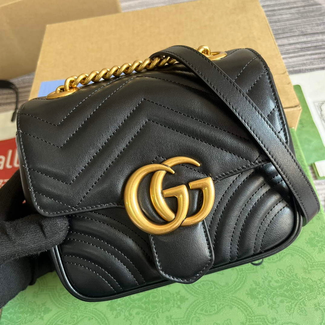 Gucci 739682 GG Marmont Matelass¨¦ mini tote bag Black
