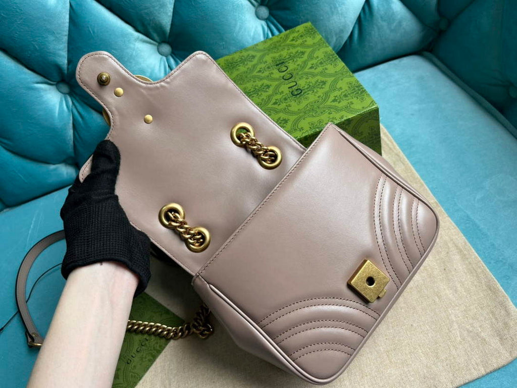 Gucci 739682 GG Marmont Matelass¨¦ mini tote bag milk tea