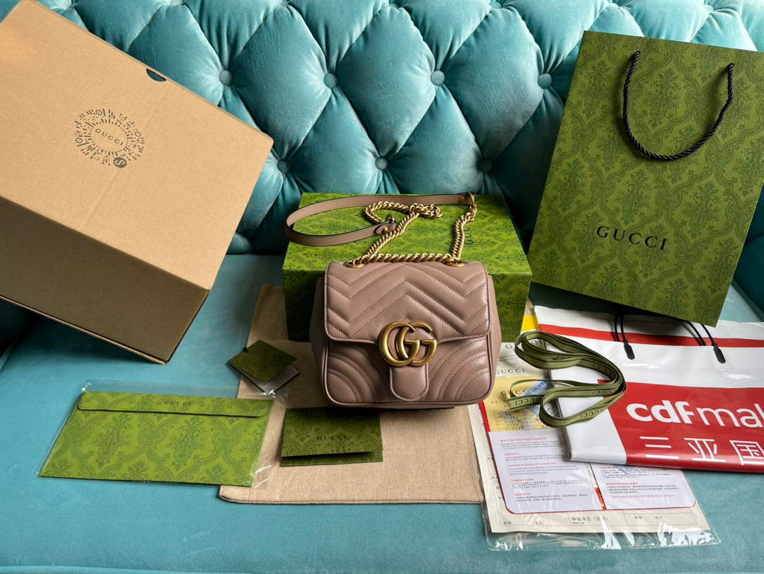 Gucci 739682 GG Marmont Matelass¨¦ mini tote bag milk tea