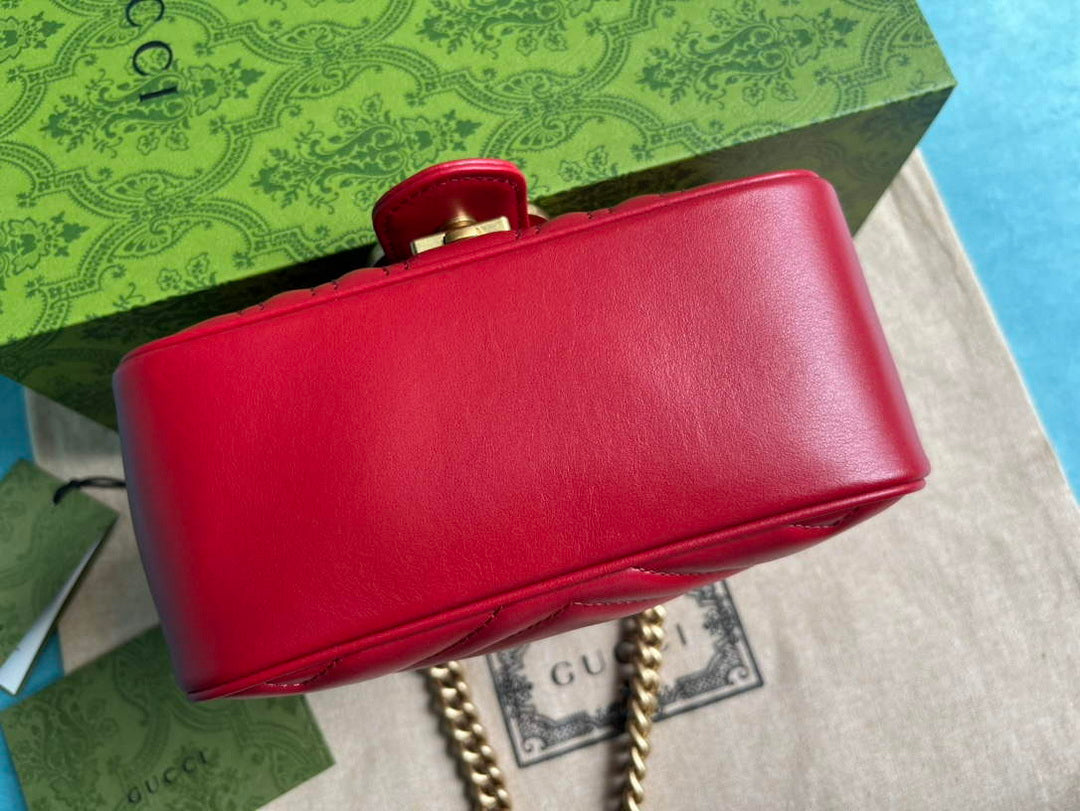Gucci 739682 GG Marmont Matelass¨¦ mini tote bag Red