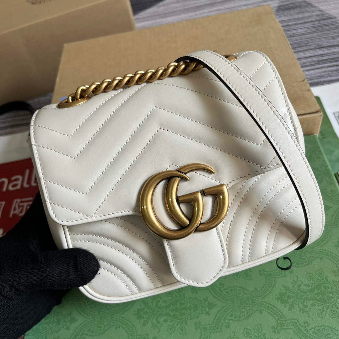 Gucci 739682 GG Marmont Matelass¨¦ mini tote bag White