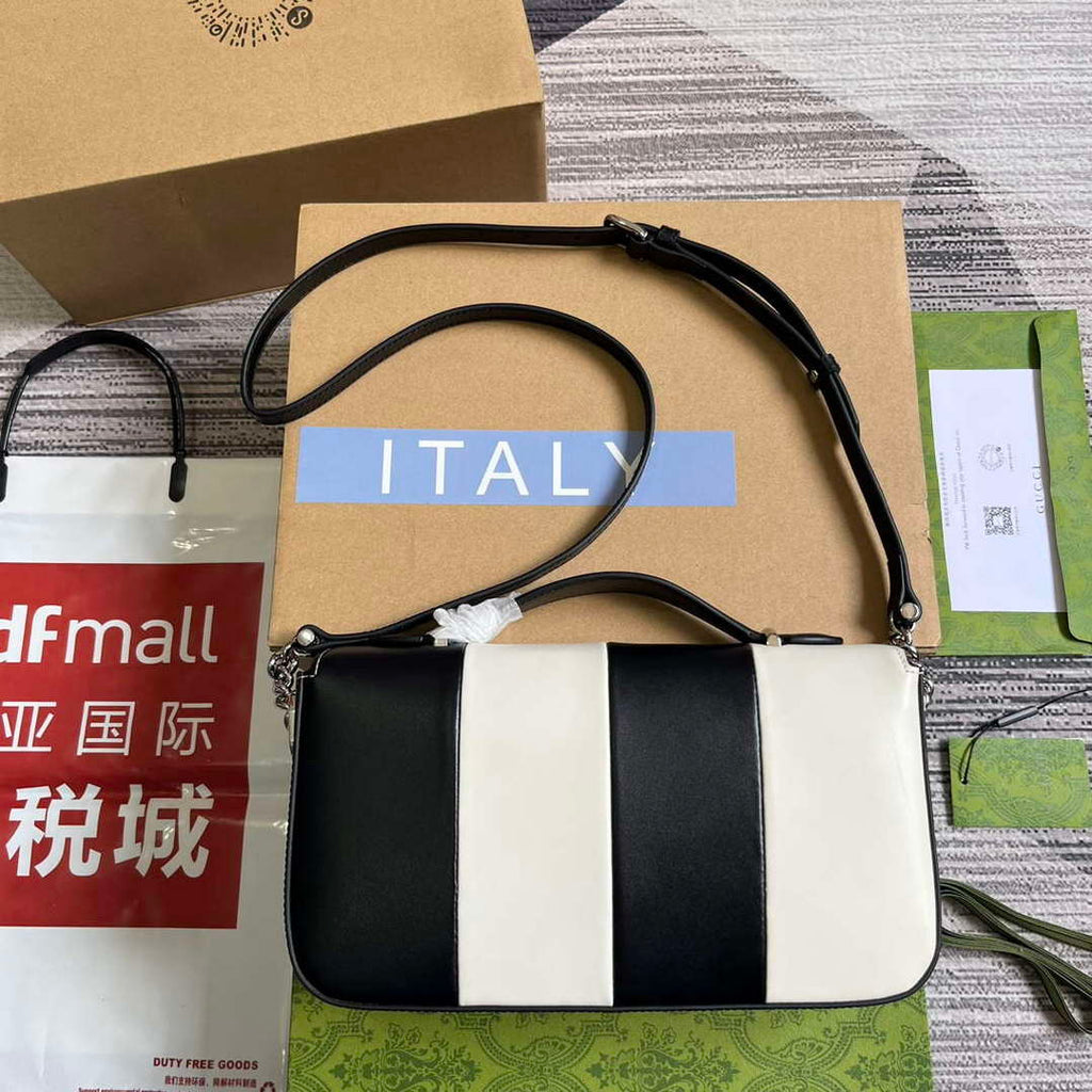 Gucci 739721 Petite GG Small Shoulder Bag Black and white