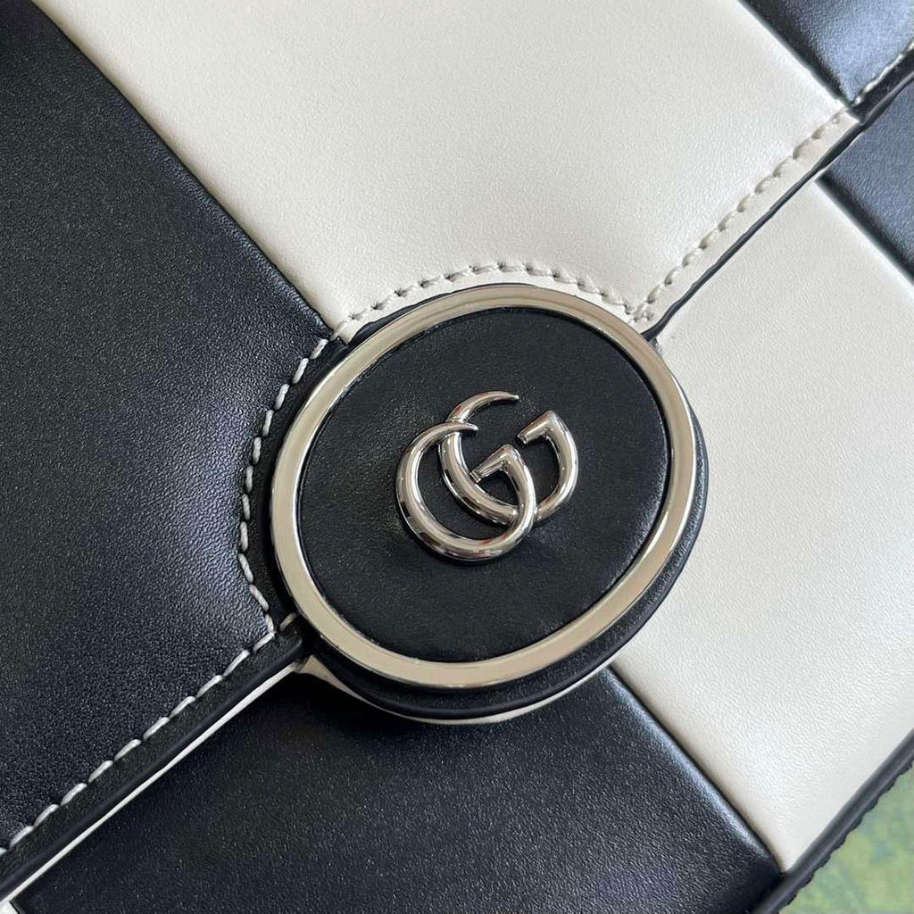 Gucci 739721 Petite GG Small Shoulder Bag Black and white