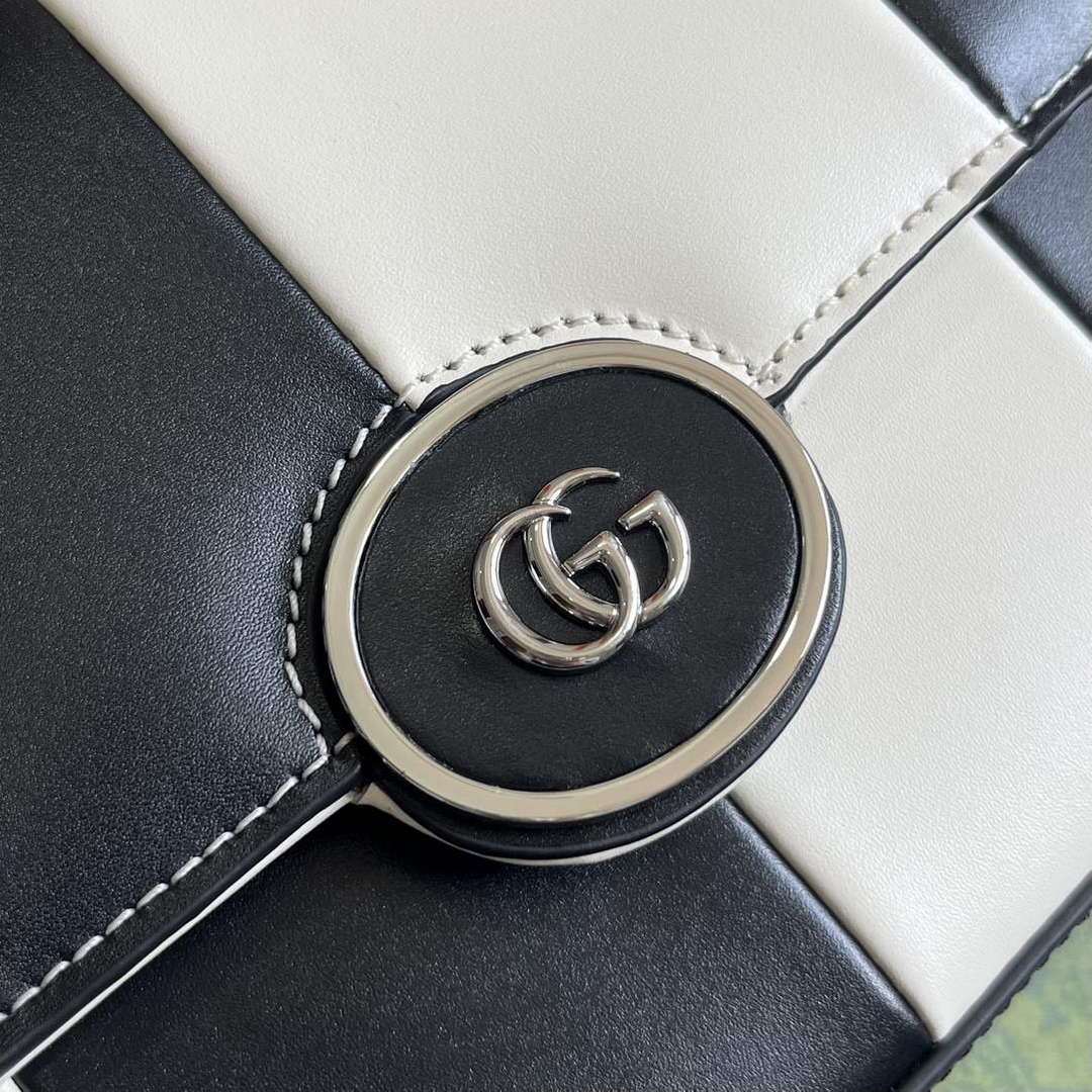 Gucci 739721 Petite GG Small Shoulder Bag Black and white
