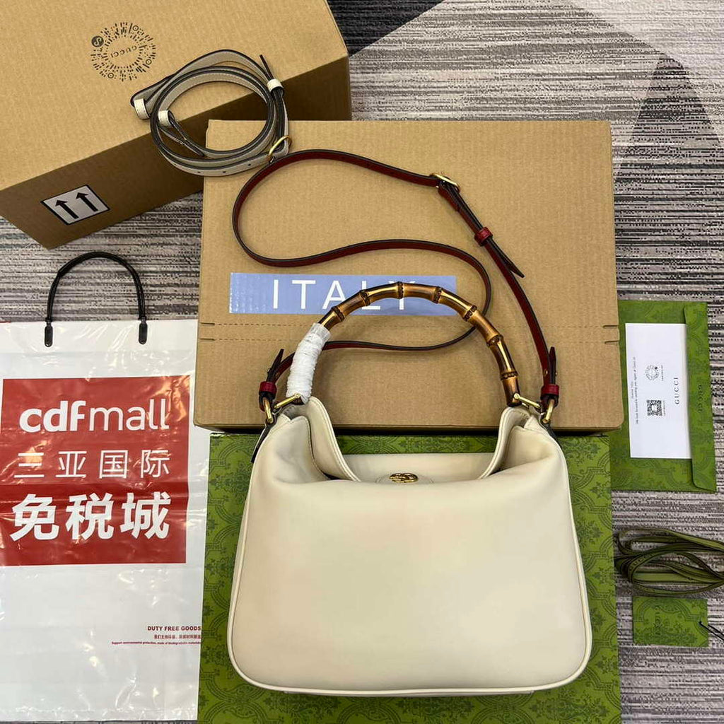 Gucci 746124 Gucci Diana Medium Shoulder Bag White