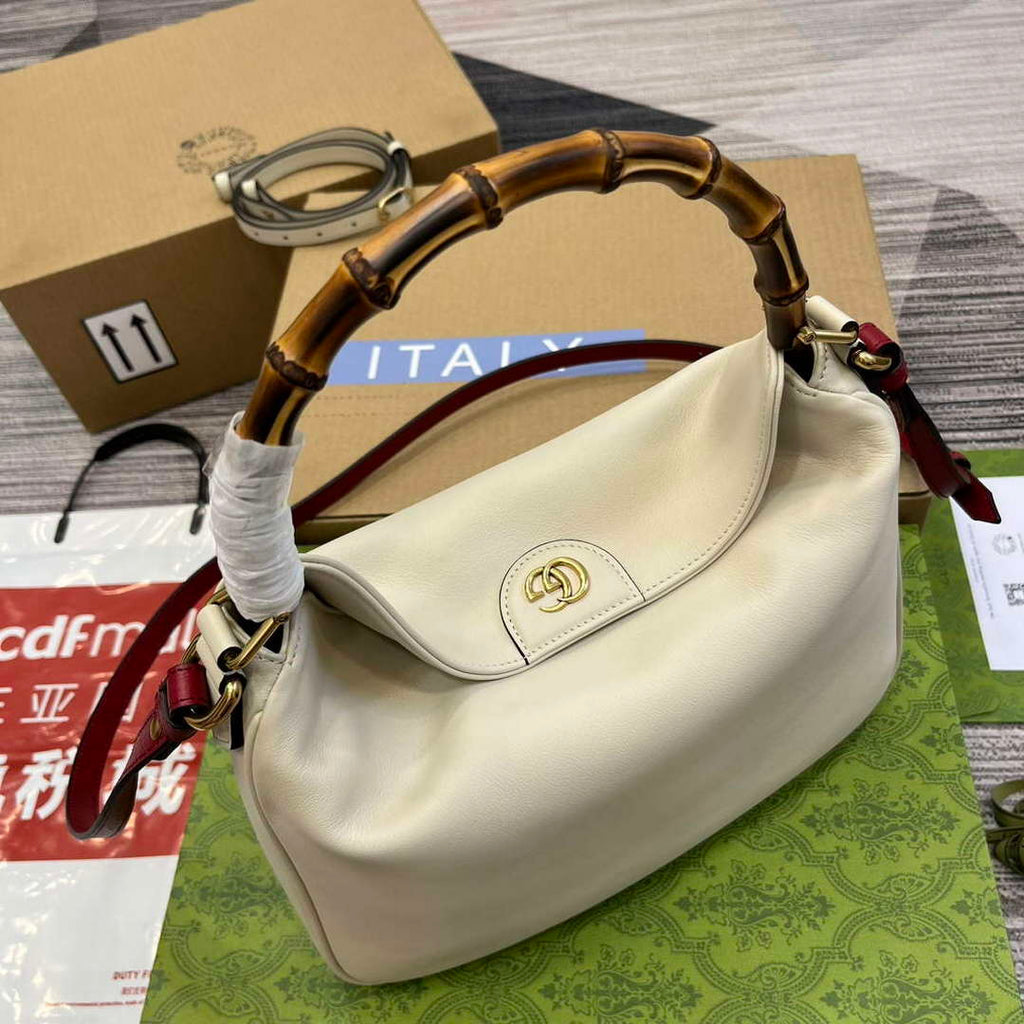 Gucci 746124 Gucci Diana Medium Shoulder Bag White