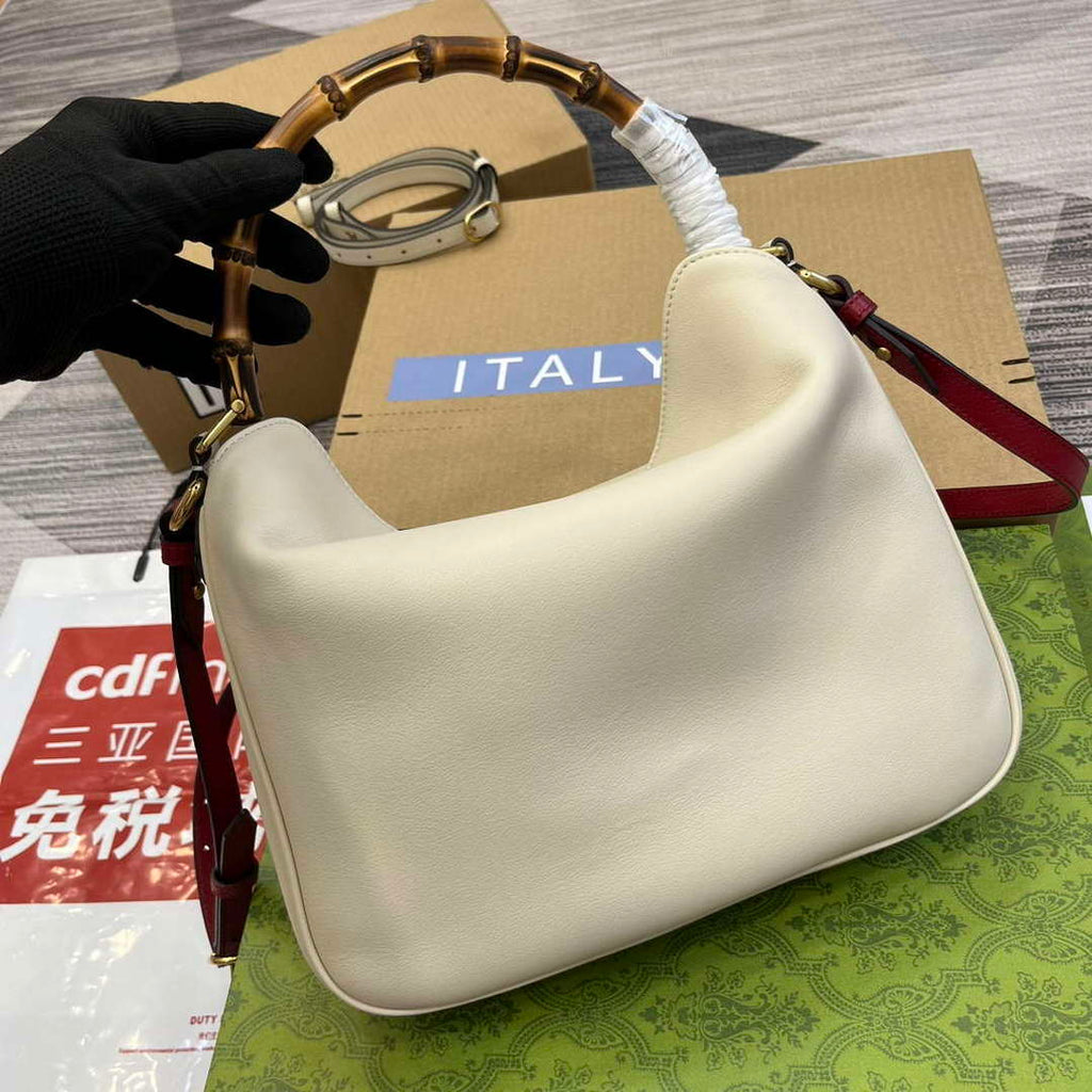 Gucci 746124 Gucci Diana Medium Shoulder Bag White