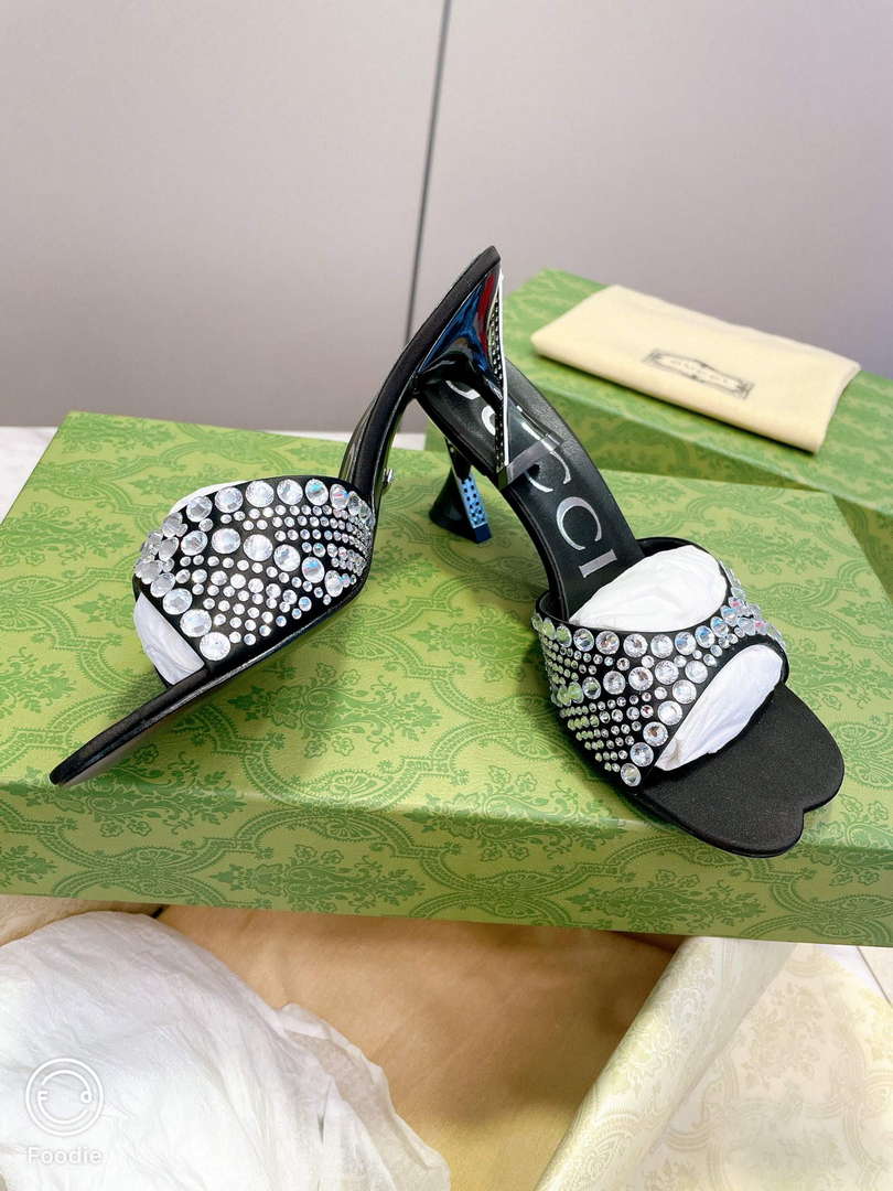 Gucci 749663 Women's slide sandal with crystals G56306