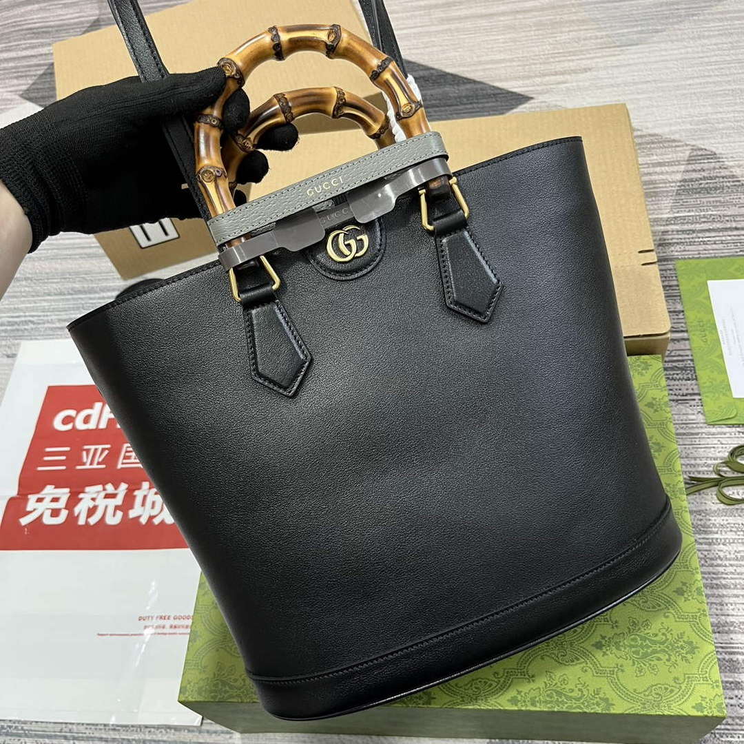 Gucci 750394 Gucci Diana Medium Tote Bag Black leather