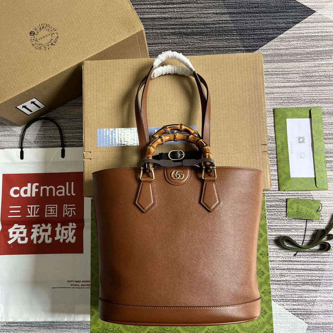 Gucci 750394 Gucci Diana Medium Tote Bag Cuir leather