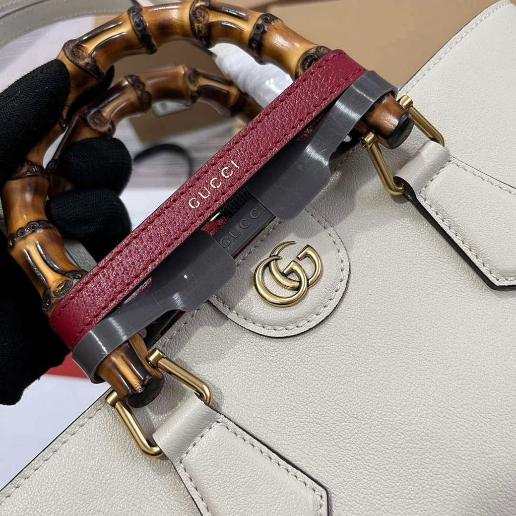 Gucci 750394 Gucci Diana Medium Tote Bag White leather