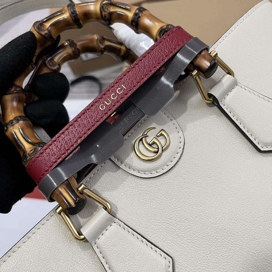 Gucci 750394 Gucci Diana Medium Tote Bag White leather