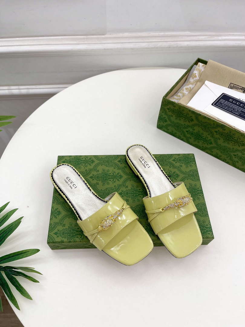 Gucci 750509 Women's Slide Sandal With Hardware G38282