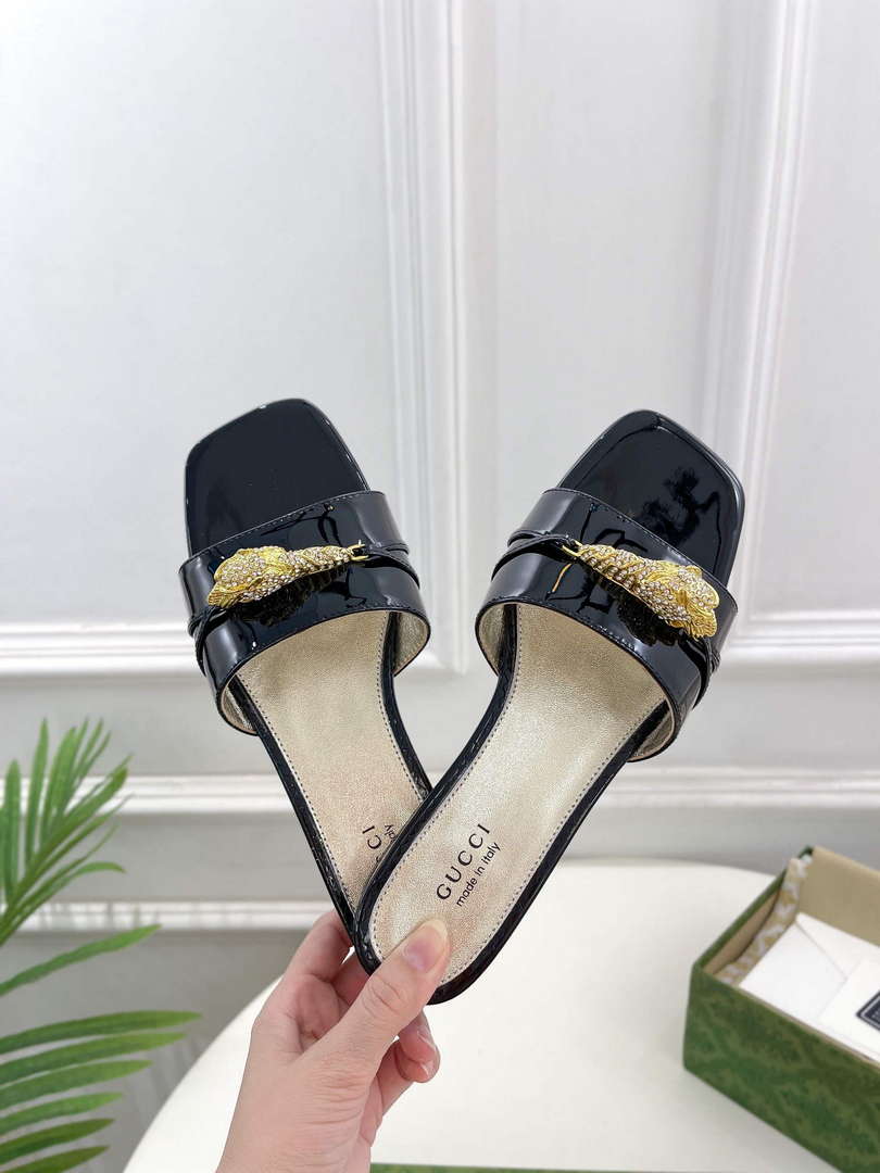 Gucci 750509 Women's Slide Sandal With Hardware G38283