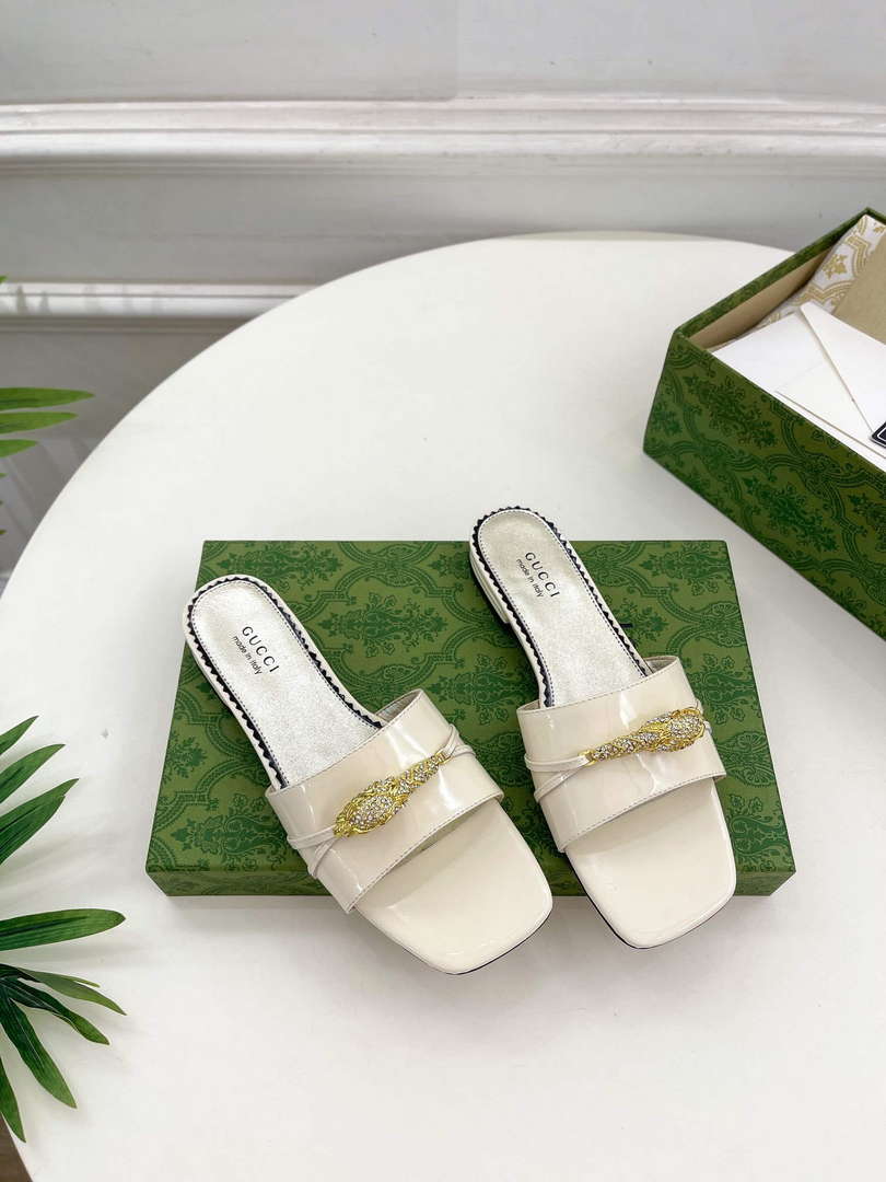 Gucci 750509 Women's Slide Sandal With Hardware G38284 - US 4=Euro 35 - View 2