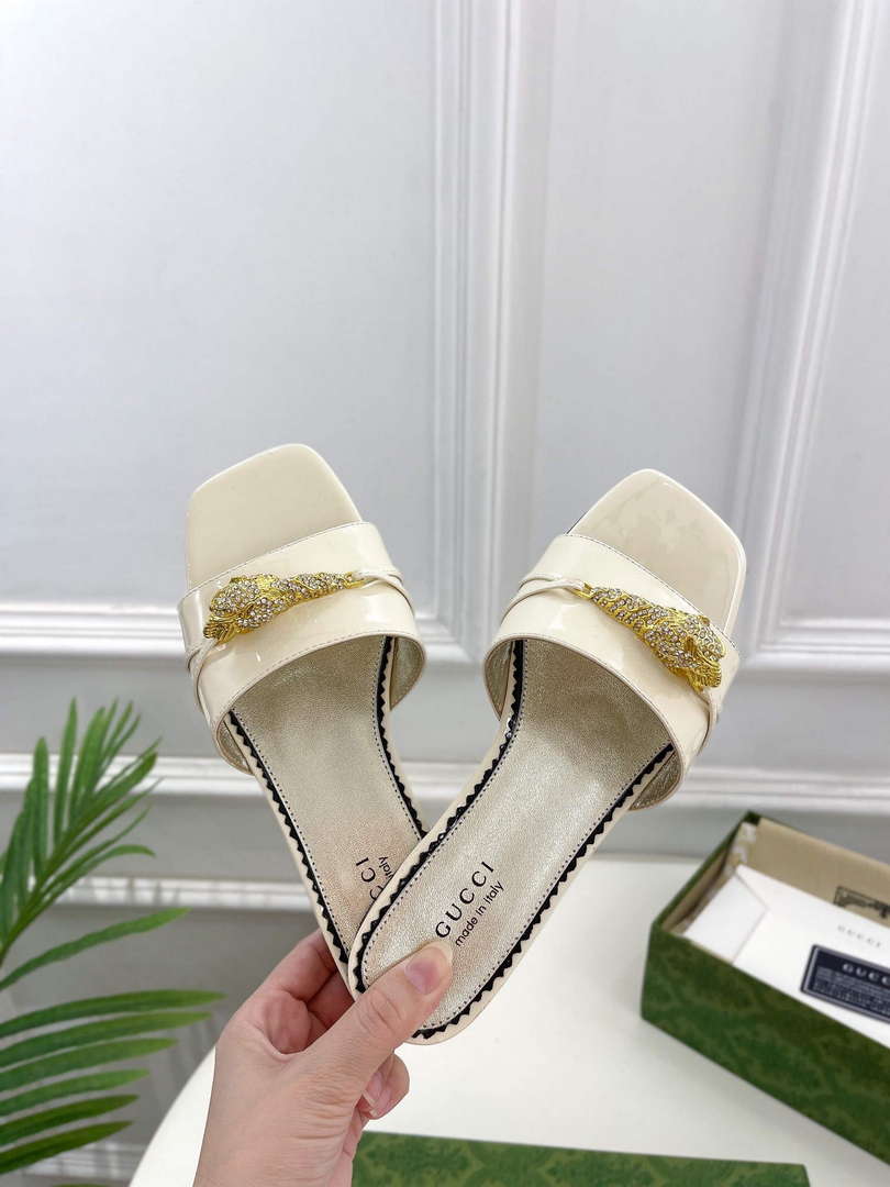 Gucci 750509 Women's Slide Sandal With Hardware G38284