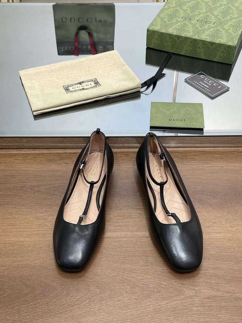 Gucci 754136 Women's Double G Ballet Flat G38267 - US 4=Euro 35 - View 1
