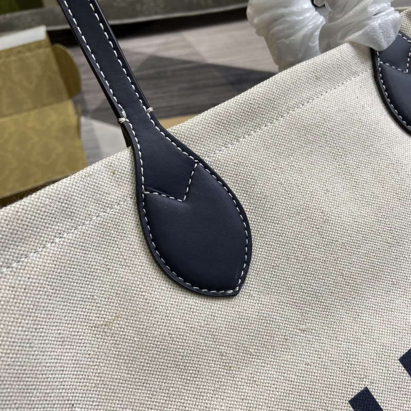 Gucci 772176 Medium Tote Bag With Gucci Print Black leather trim