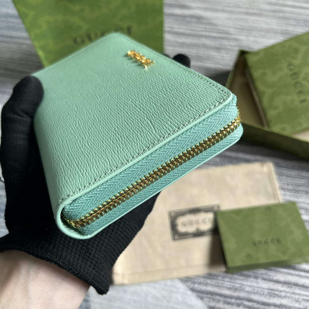 Gucci 772642 Zip Around Wallet With Gucci Script Pale green