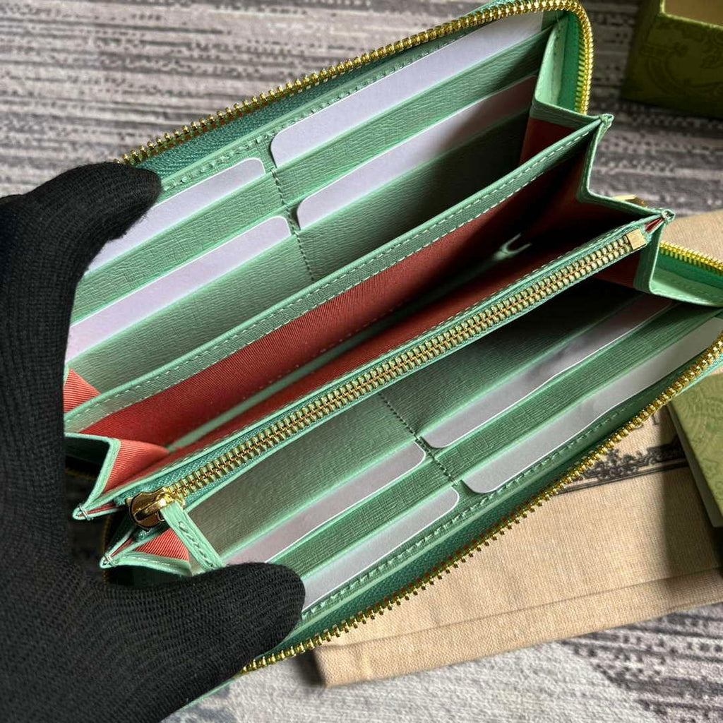 Gucci 772642 Zip Around Wallet With Gucci Script Pale green