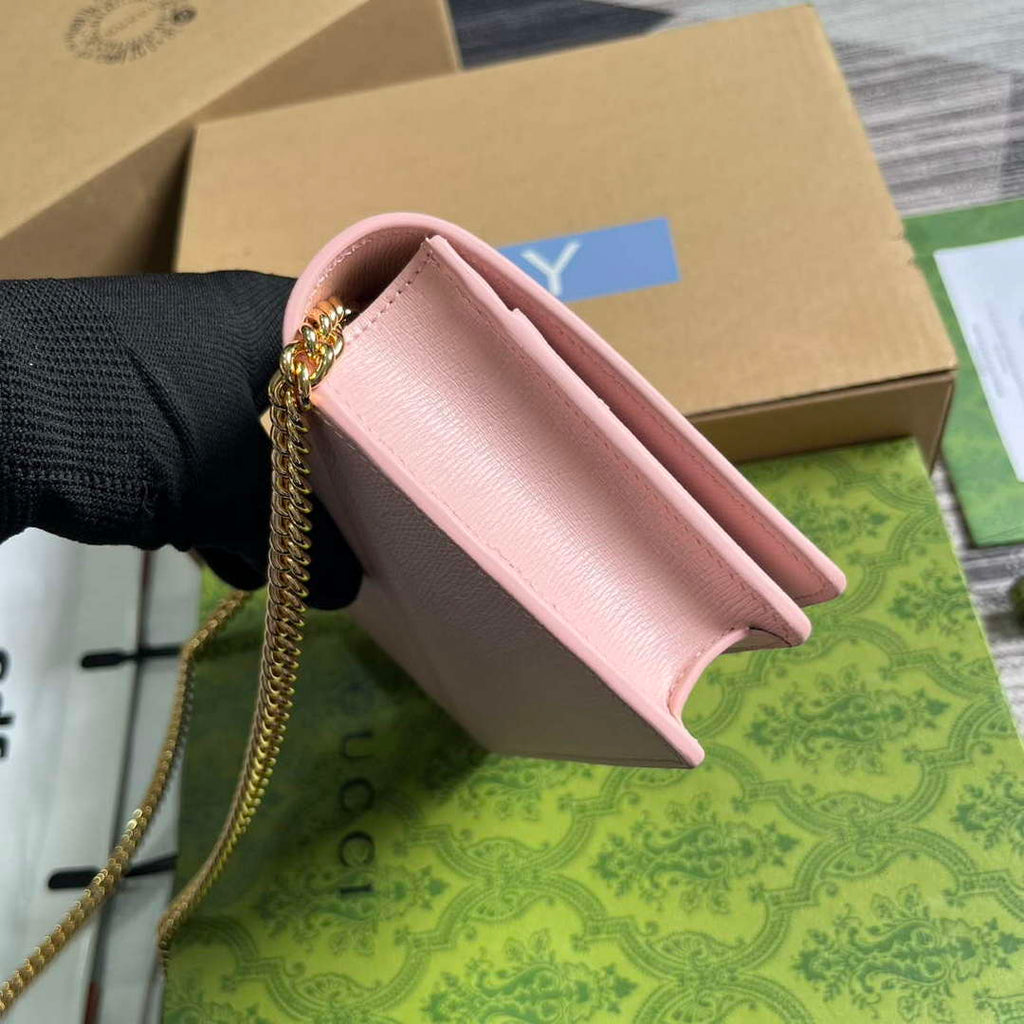 Gucci 772643 Chain Wallet With Gucci Script Light pink