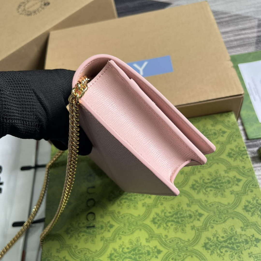 Gucci 772643 Chain Wallet With Gucci Script Light pink