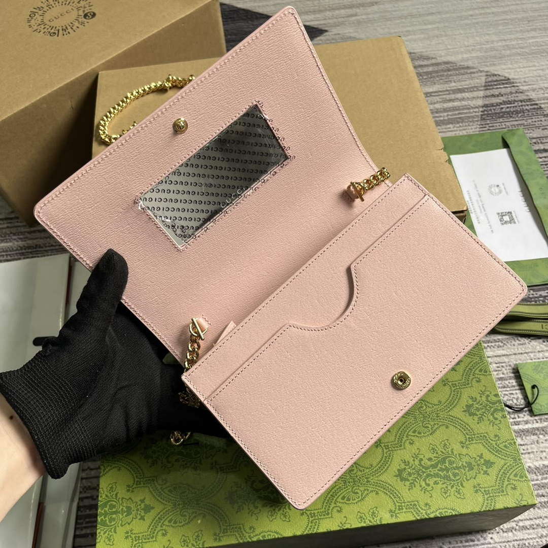 Gucci 772643 Chain Wallet With Gucci Script Light pink