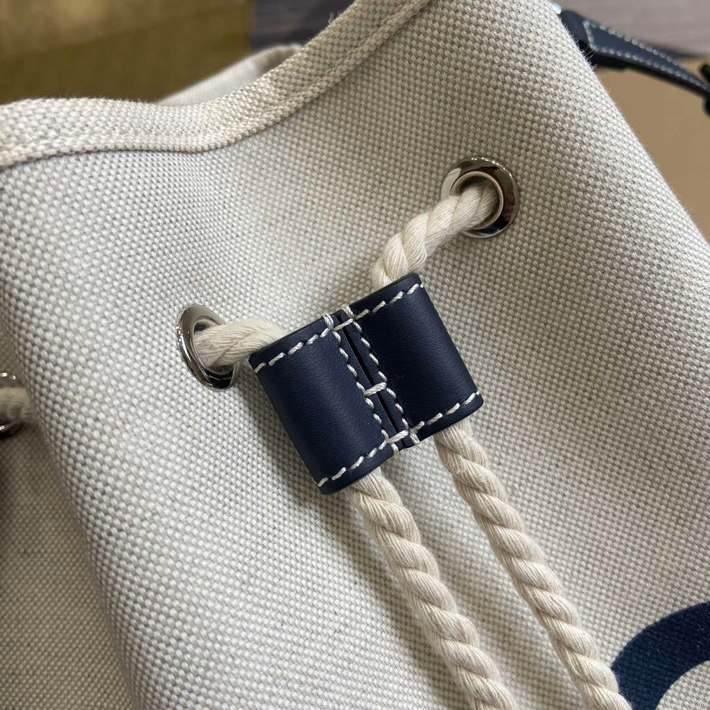 Gucci 772856 Shoulder Bag With Gucci Print Blue leather trim