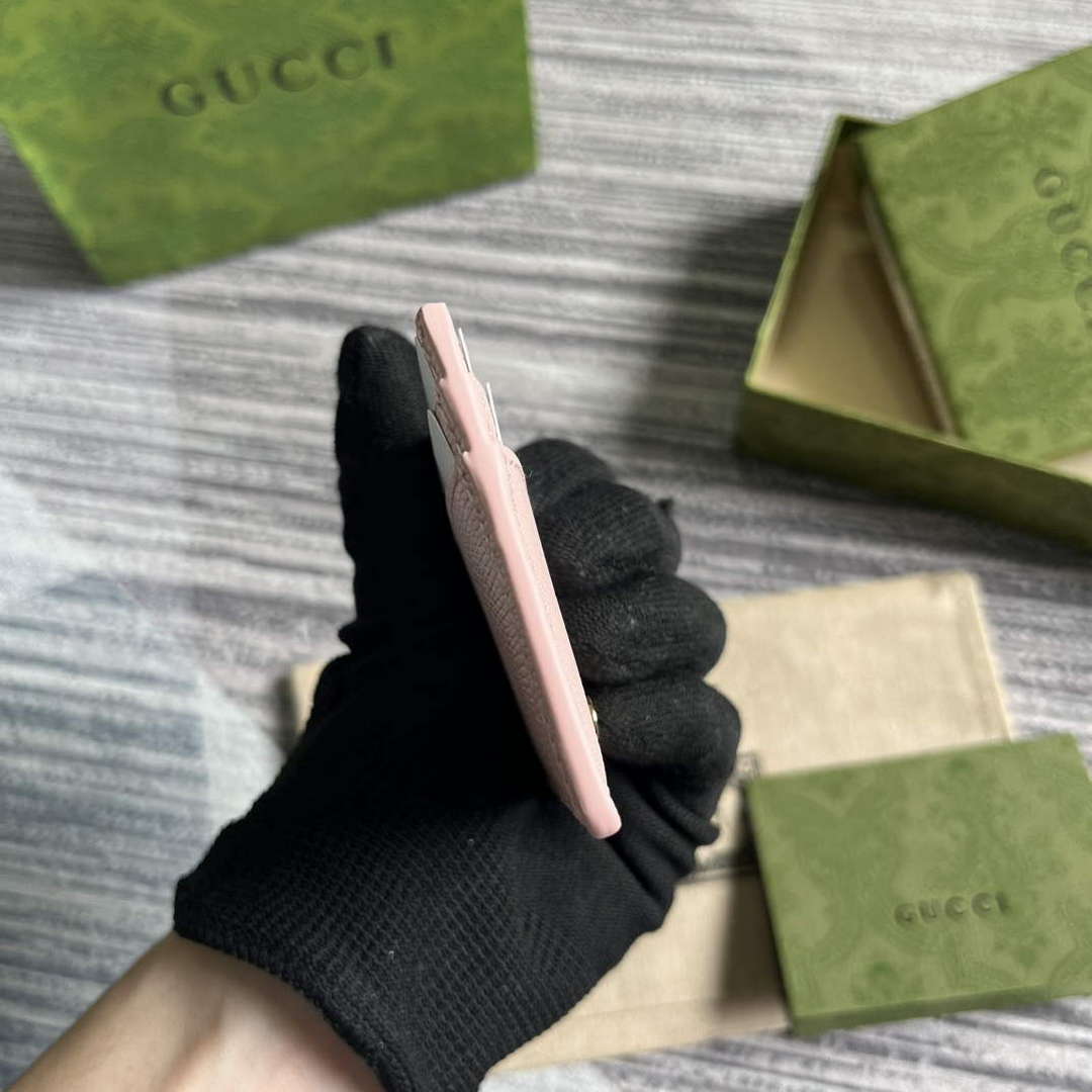 Gucci 773428 Card Case With Gucci Script Light pink