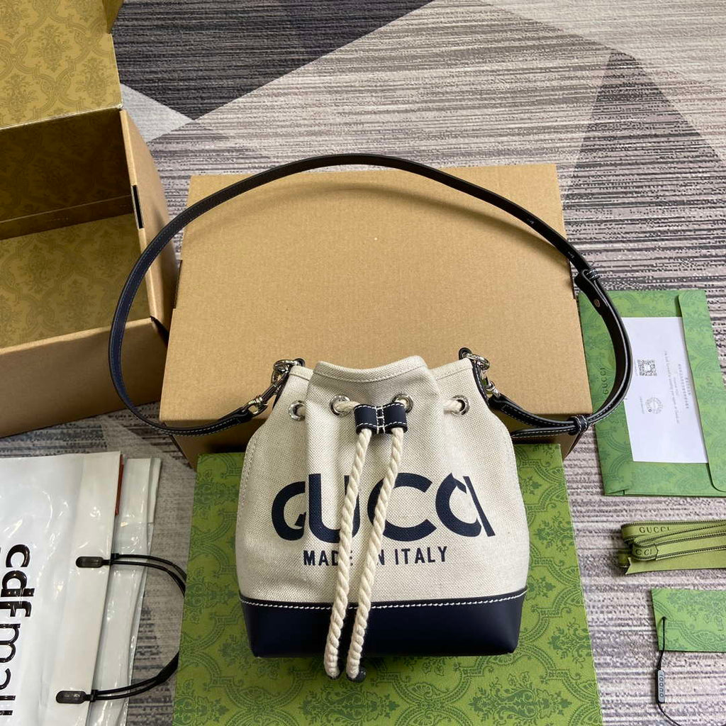 Gucci 777166 Shoulder Bag With Gucci Print Blue leather trim