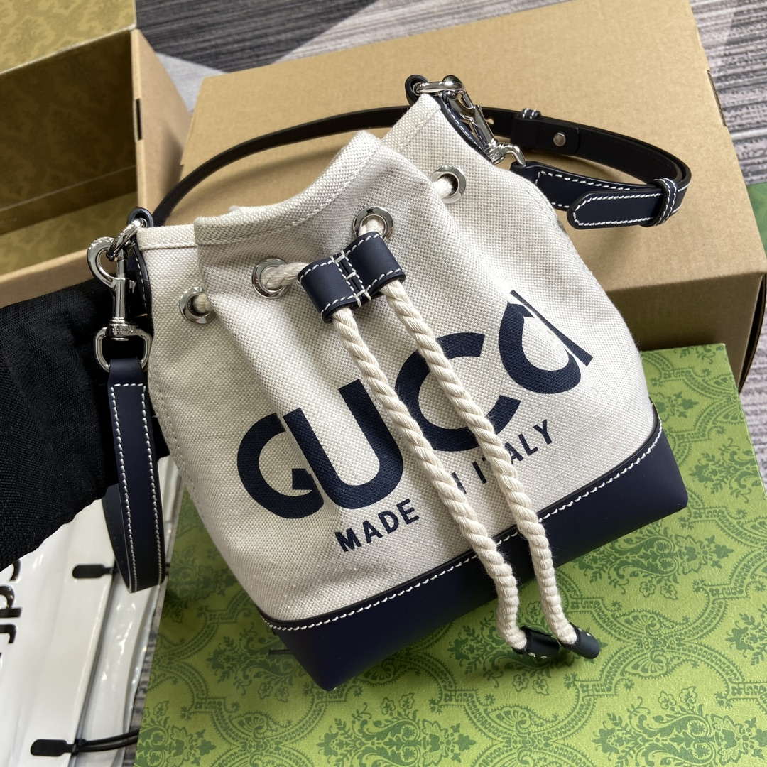 Gucci 777166 Shoulder Bag With Gucci Print Blue leather trim