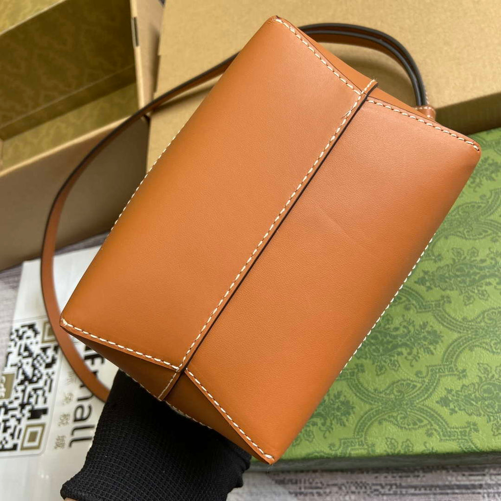 Gucci 777166 Shoulder Bag With Gucci Print Light brown leather trim