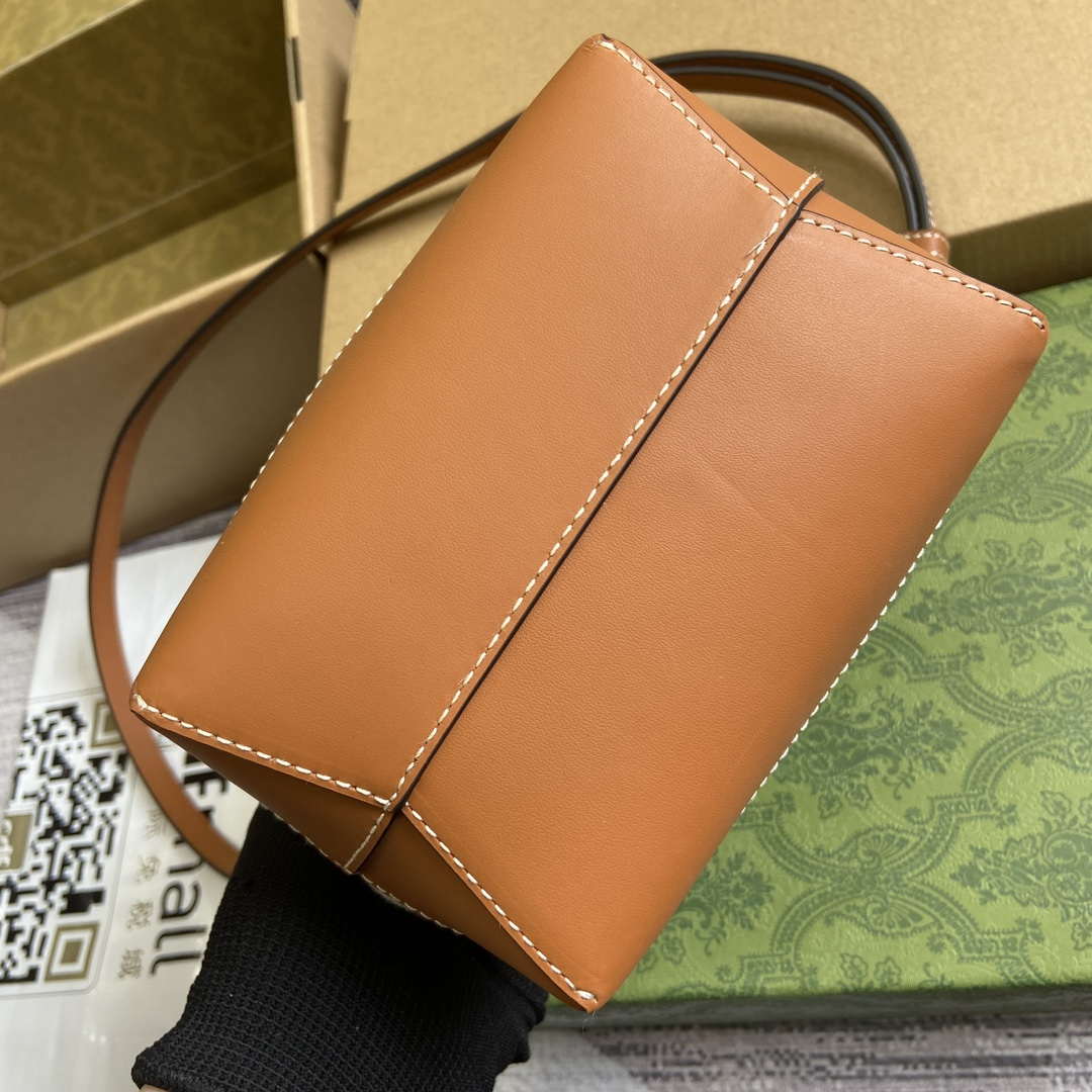 Gucci 777166 Shoulder Bag With Gucci Print Light brown leather trim