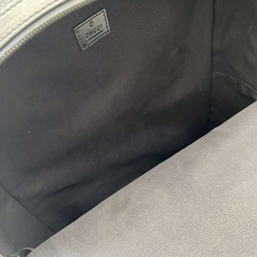 Gucci 792123 GG Supreme Canvas Backpack Black
