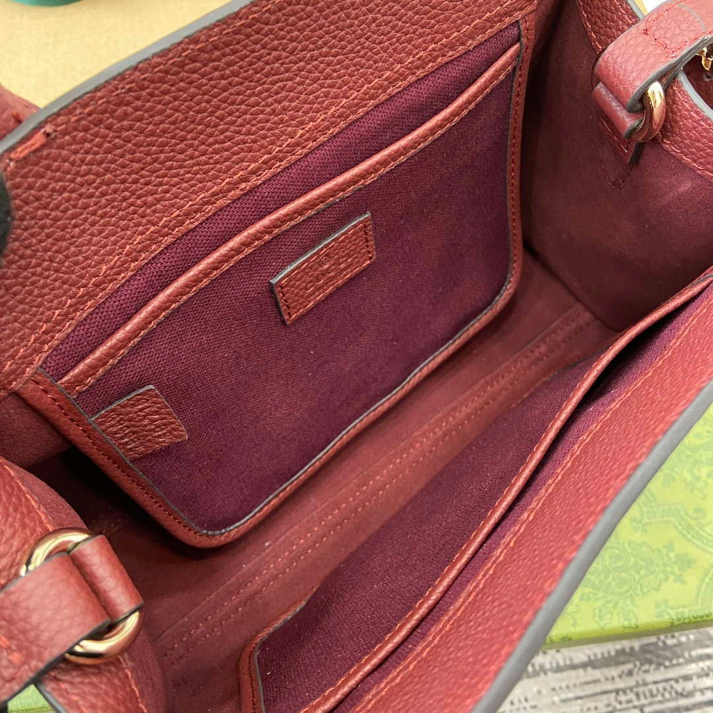 Gucci 795349 Small Tote Bag With Hook Closure Wine red