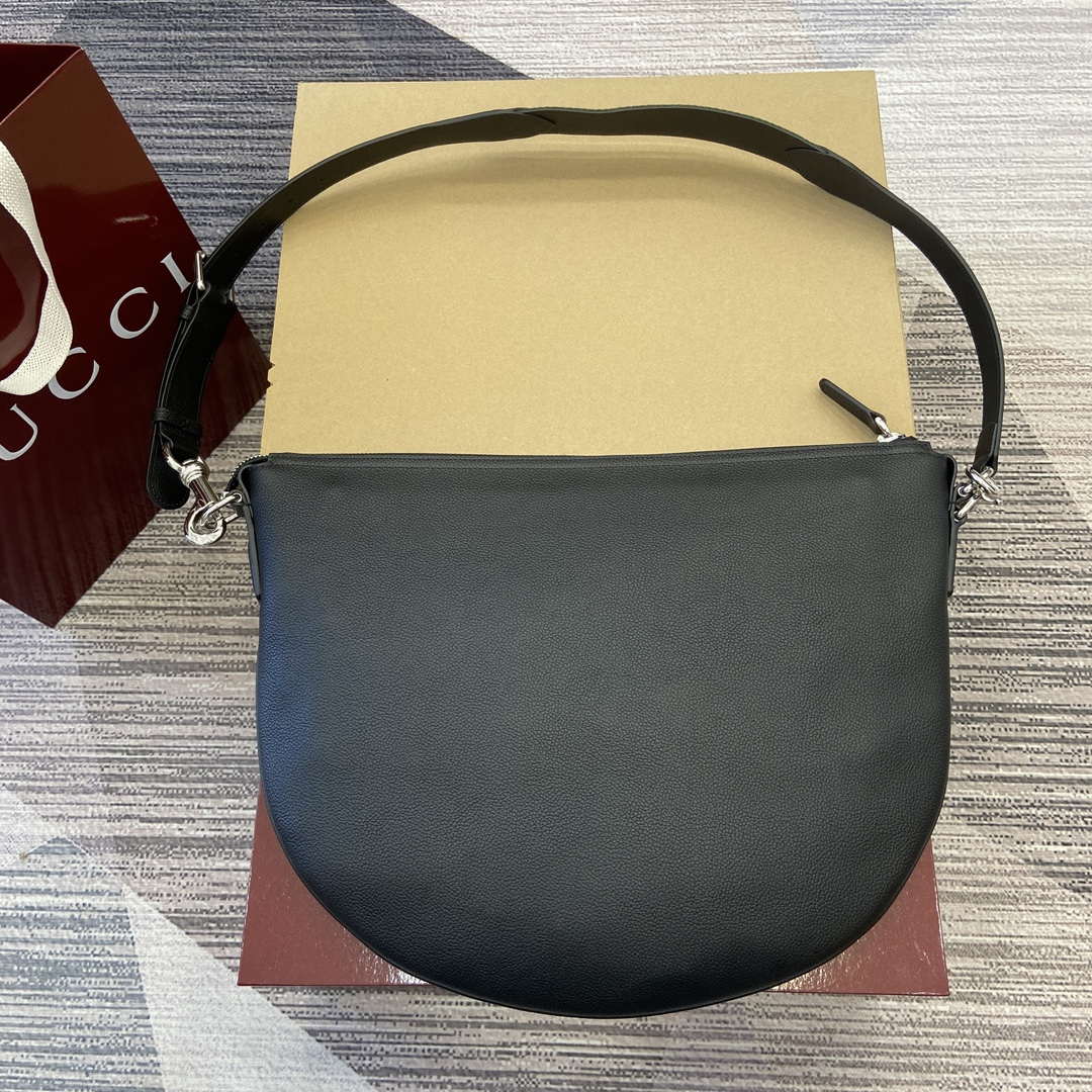 Gucci 801887 Gucci B Small Crossbody Bag Black