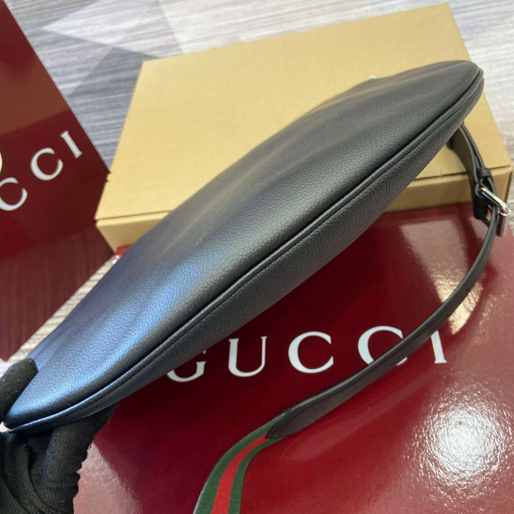 Gucci 801887 Gucci B Small Crossbody Bag Black