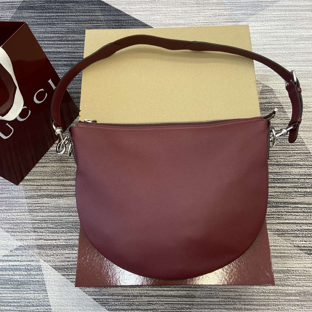 Gucci 801887 Gucci B Small Crossbody Bag Wine red - Default Title - View 1