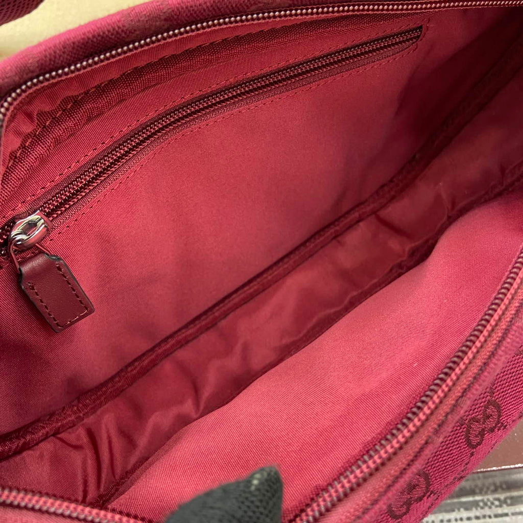 Gucci 802096 Small GG Crossbody Bag Red