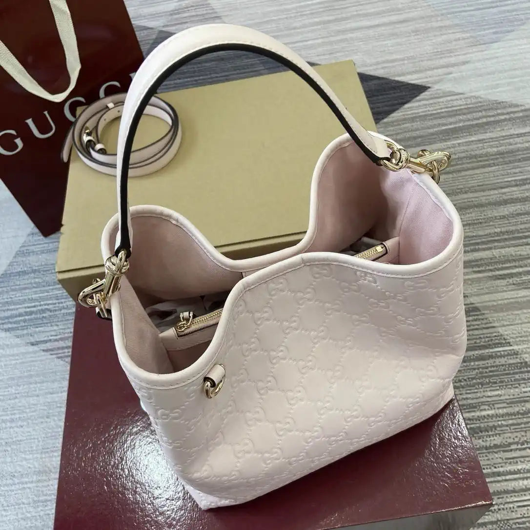 Gucci 815103 GG Emblem bucket bag Pink Leather
