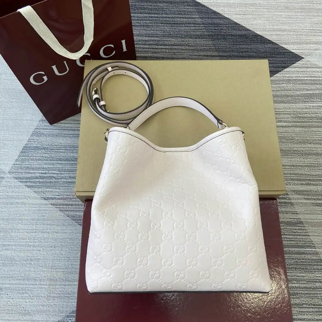 Gucci 815103 GG Emblem bucket bag Pink Leather