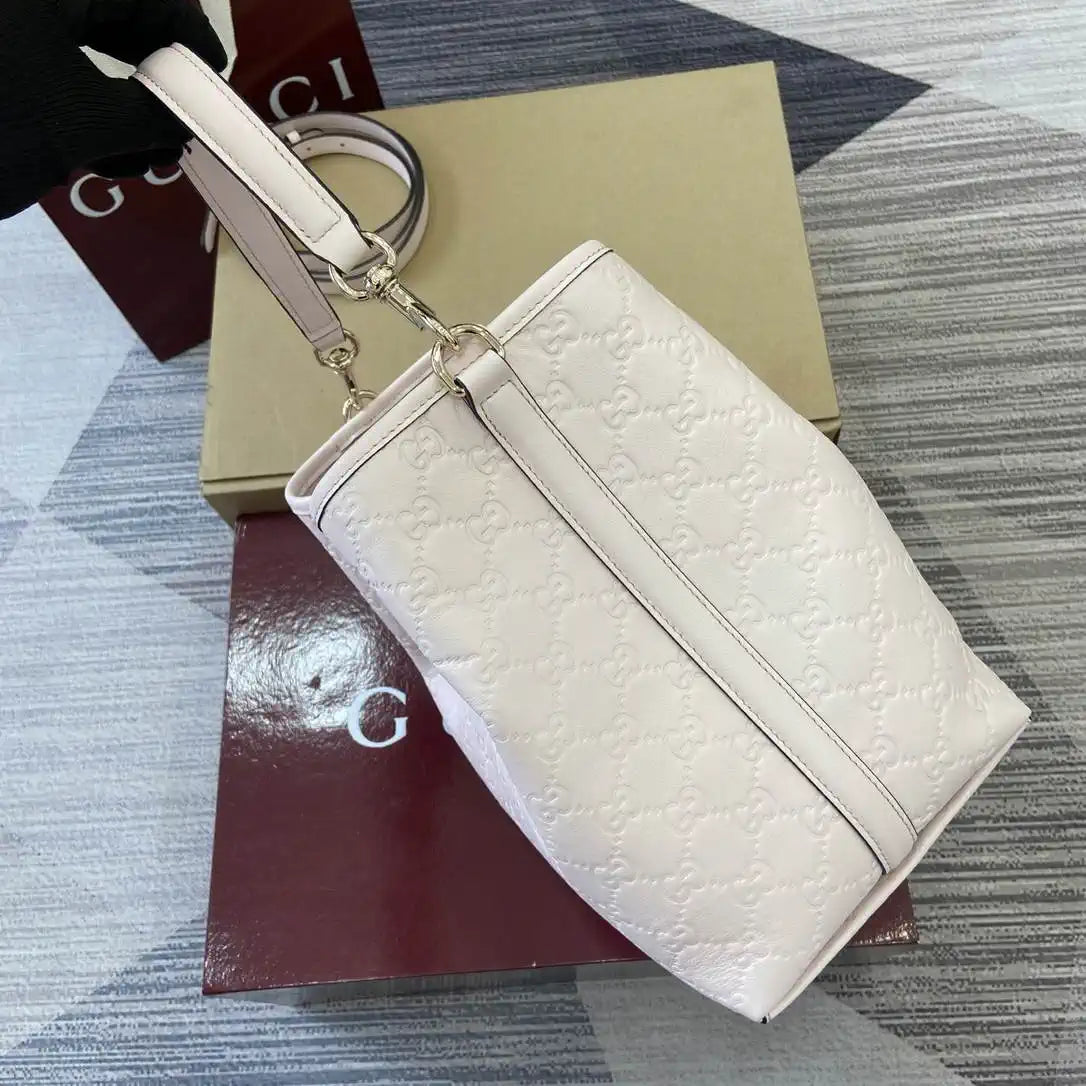 Gucci 815103 GG Emblem bucket bag Pink Leather