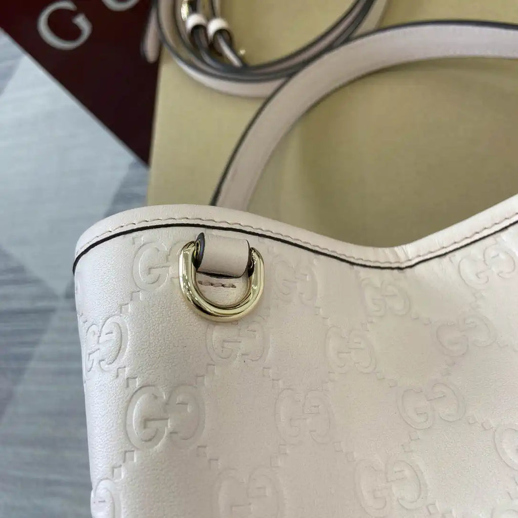 Gucci 815103 GG Emblem bucket bag Pink Leather