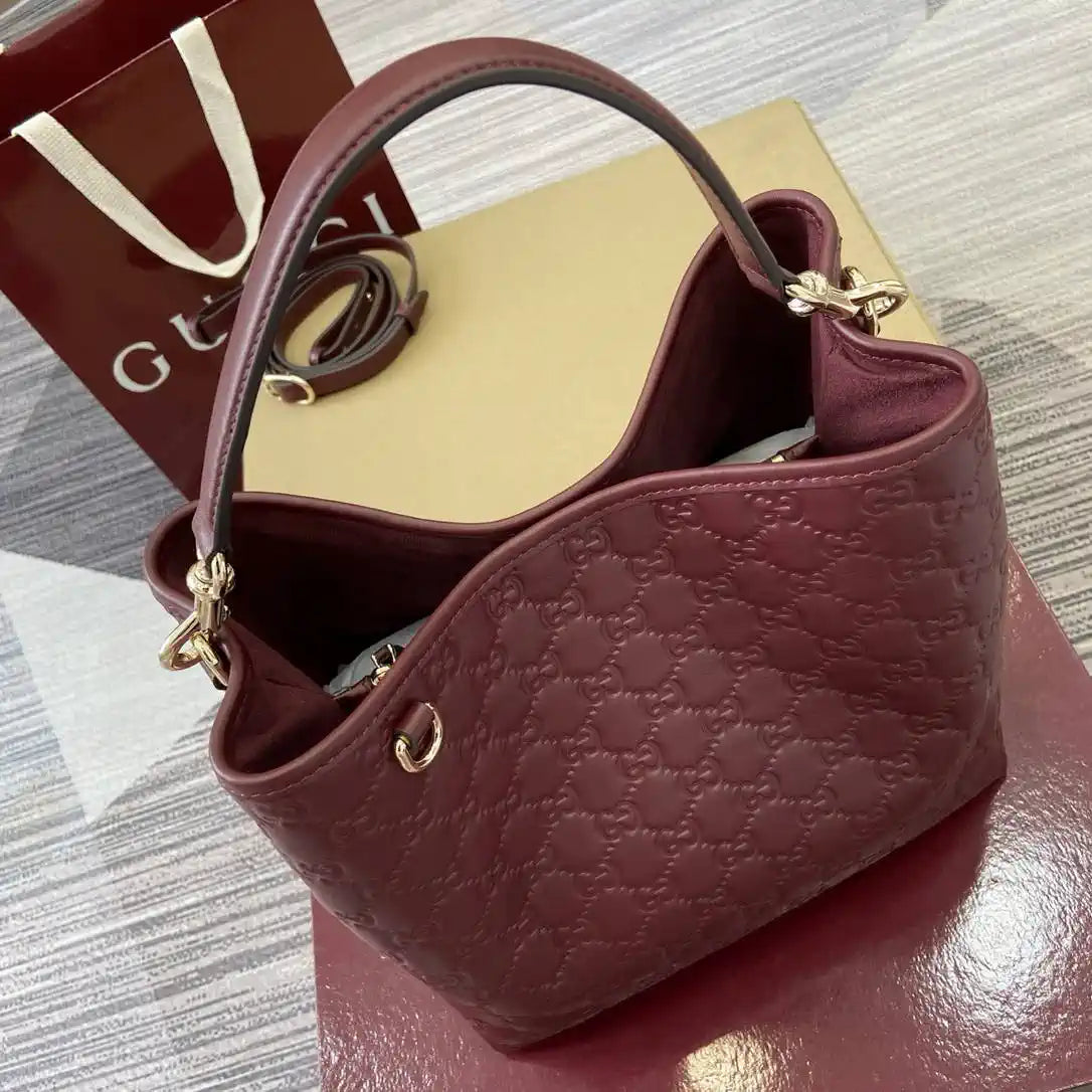 Gucci 815103 GG Emblem bucket bag Red Leather